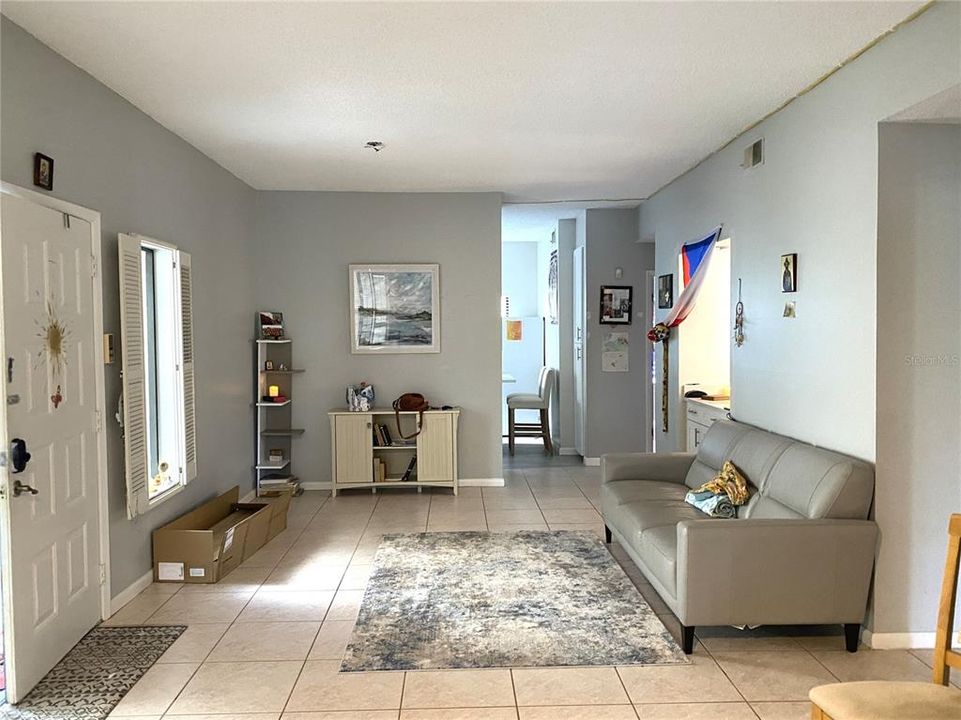 For Sale: $285,000 (2 beds, 2 baths, 1190 Square Feet)