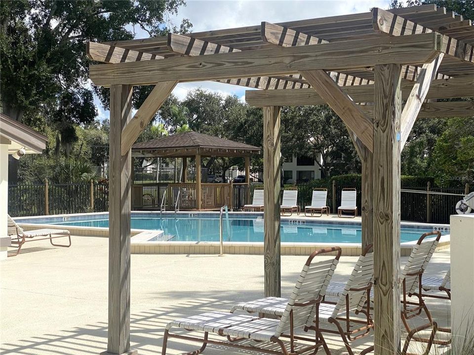 For Sale: $285,000 (2 beds, 2 baths, 1190 Square Feet)