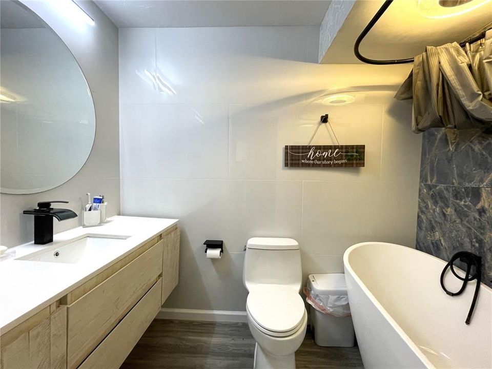 For Sale: $285,000 (2 beds, 2 baths, 1190 Square Feet)