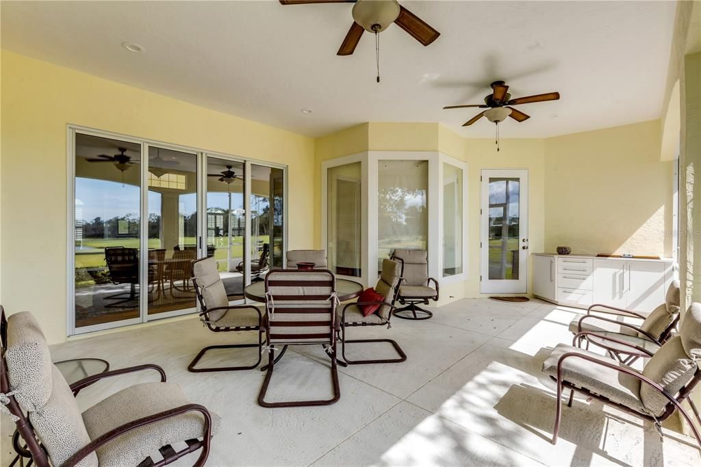 合同活跃: $999,999 (3 贝兹, 3 浴室, 3027 平方英尺)