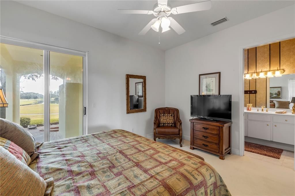 合同活跃: $999,999 (3 贝兹, 3 浴室, 3027 平方英尺)