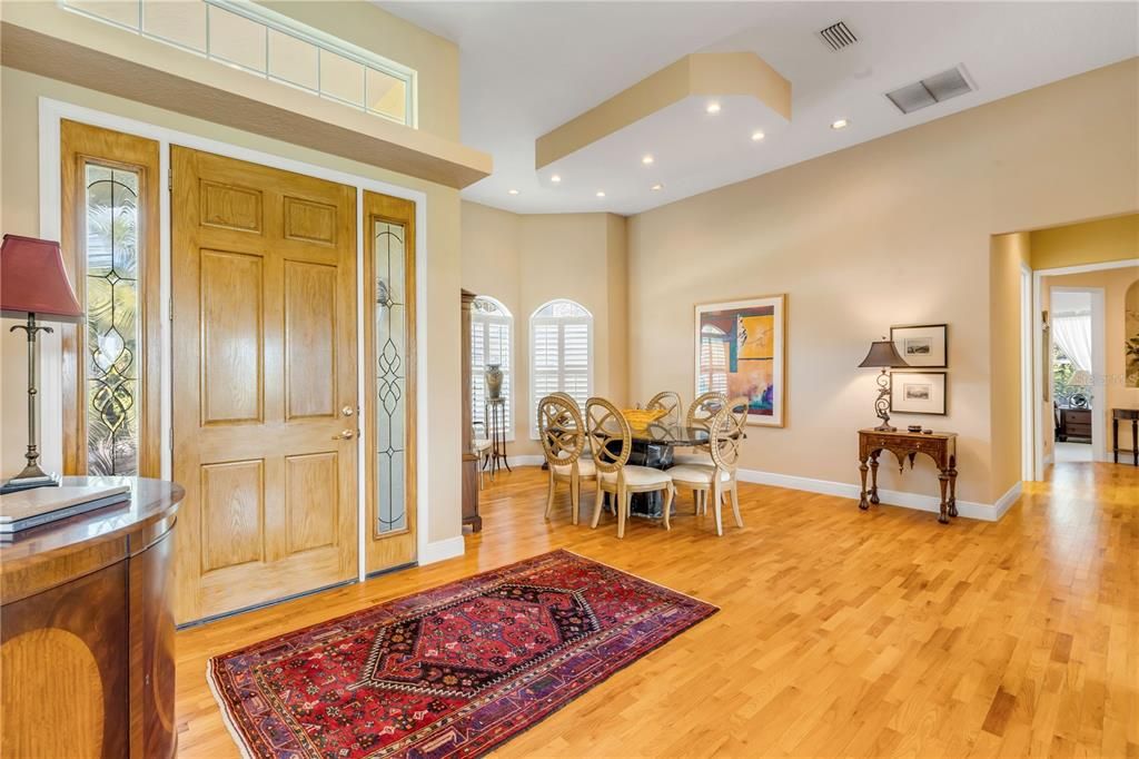 合同活跃: $999,999 (3 贝兹, 3 浴室, 3027 平方英尺)