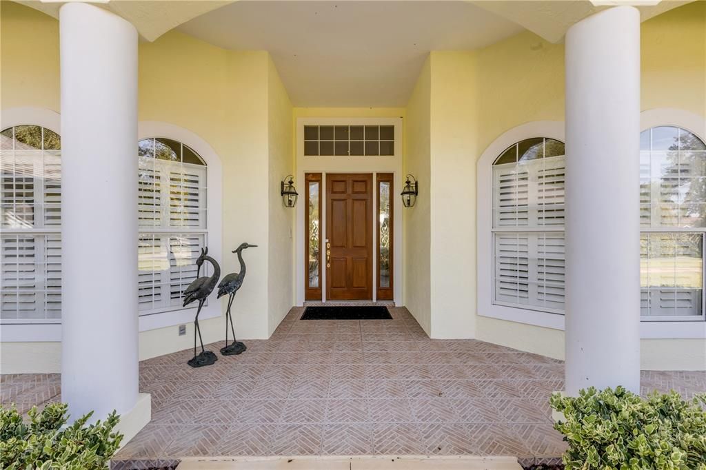 合同活跃: $999,999 (3 贝兹, 3 浴室, 3027 平方英尺)