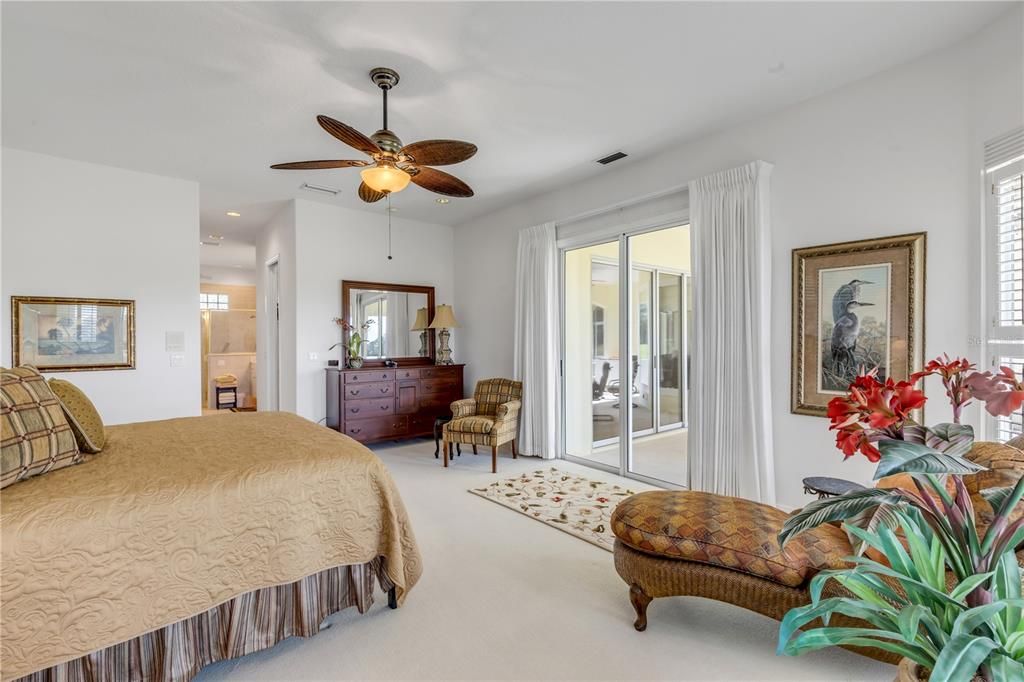 合同活跃: $999,999 (3 贝兹, 3 浴室, 3027 平方英尺)