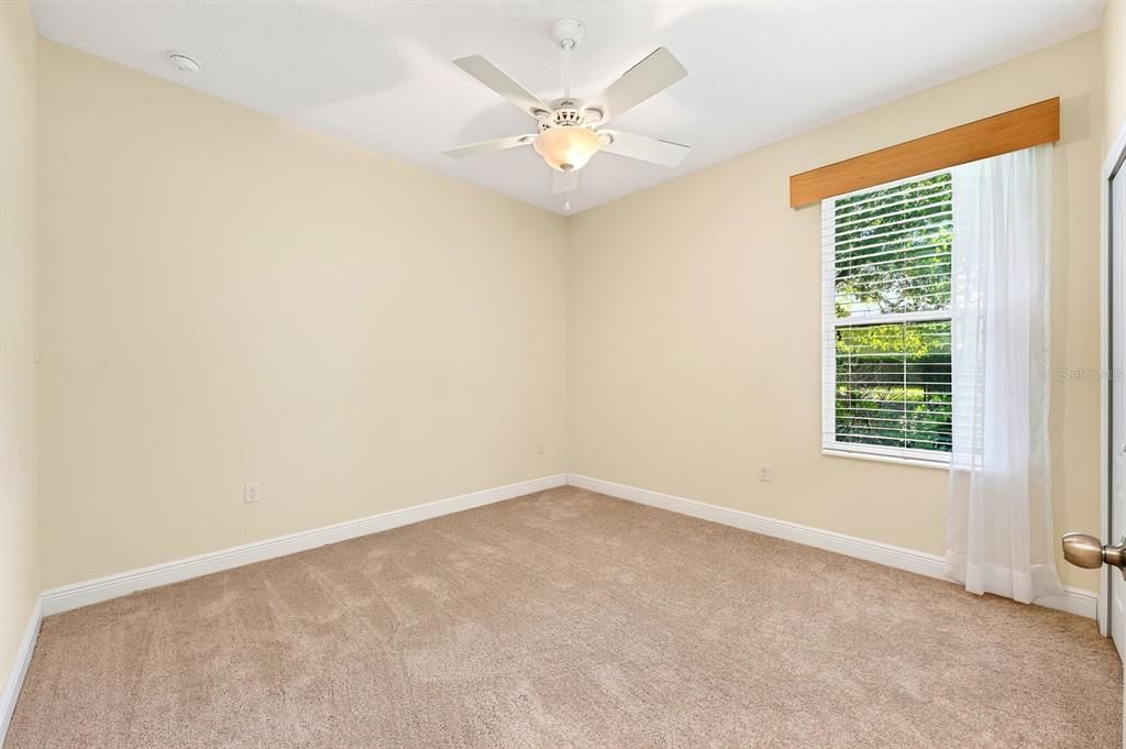 Activo con contrato: $565,000 (4 camas, 3 baños, 2930 Pies cuadrados)