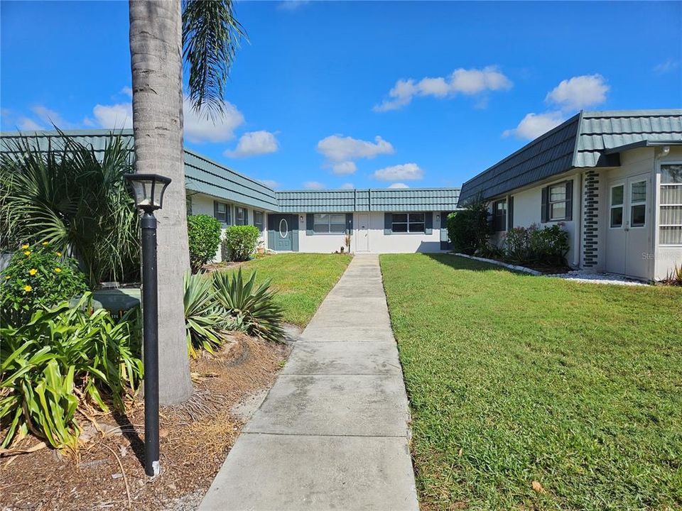 На продажу: $98,500 (1 спален, 1 ванн, 800 Квадратных фут)