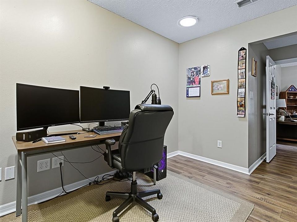 For Sale: $349,900 (3 beds, 2 baths, 2133 Square Feet)