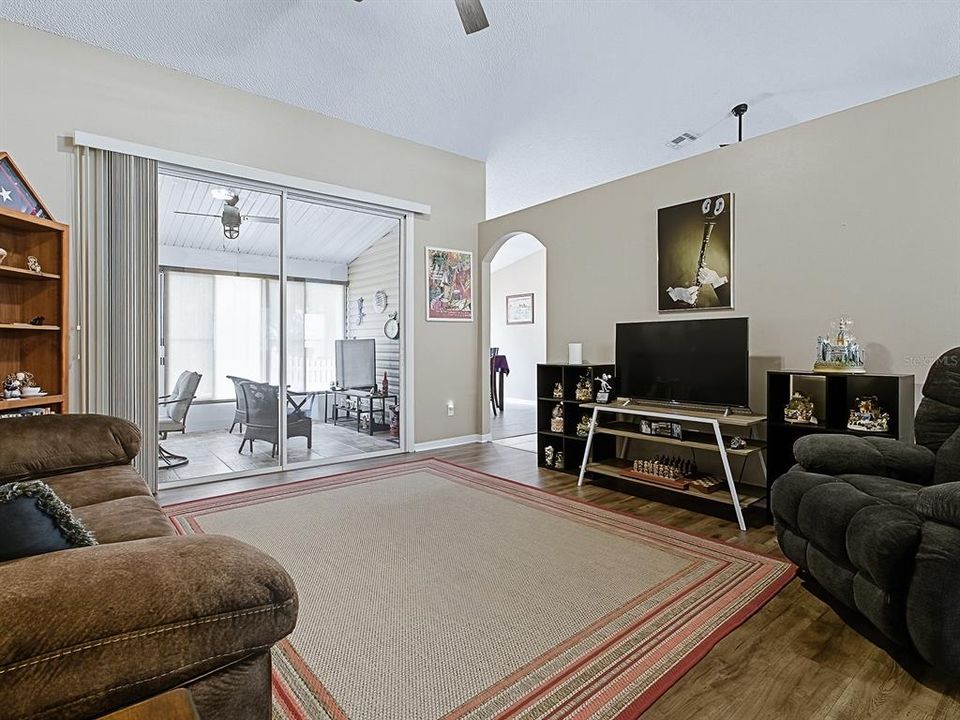 For Sale: $349,900 (3 beds, 2 baths, 2133 Square Feet)