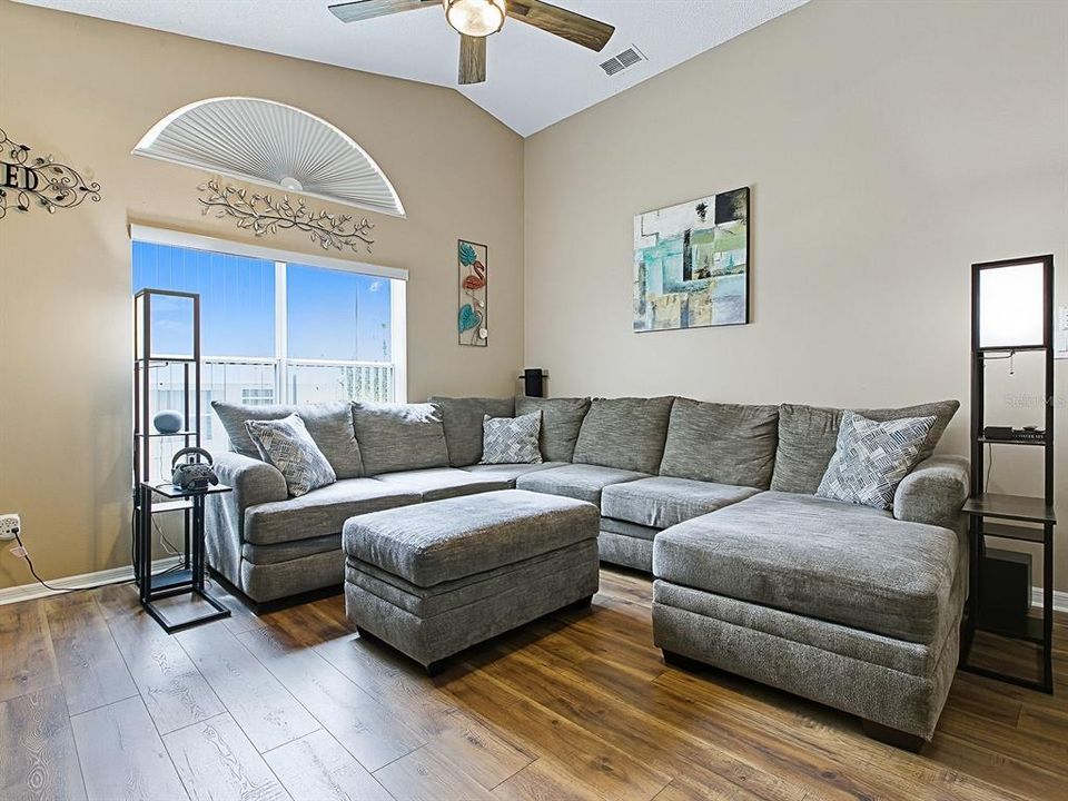 For Sale: $349,900 (3 beds, 2 baths, 2133 Square Feet)