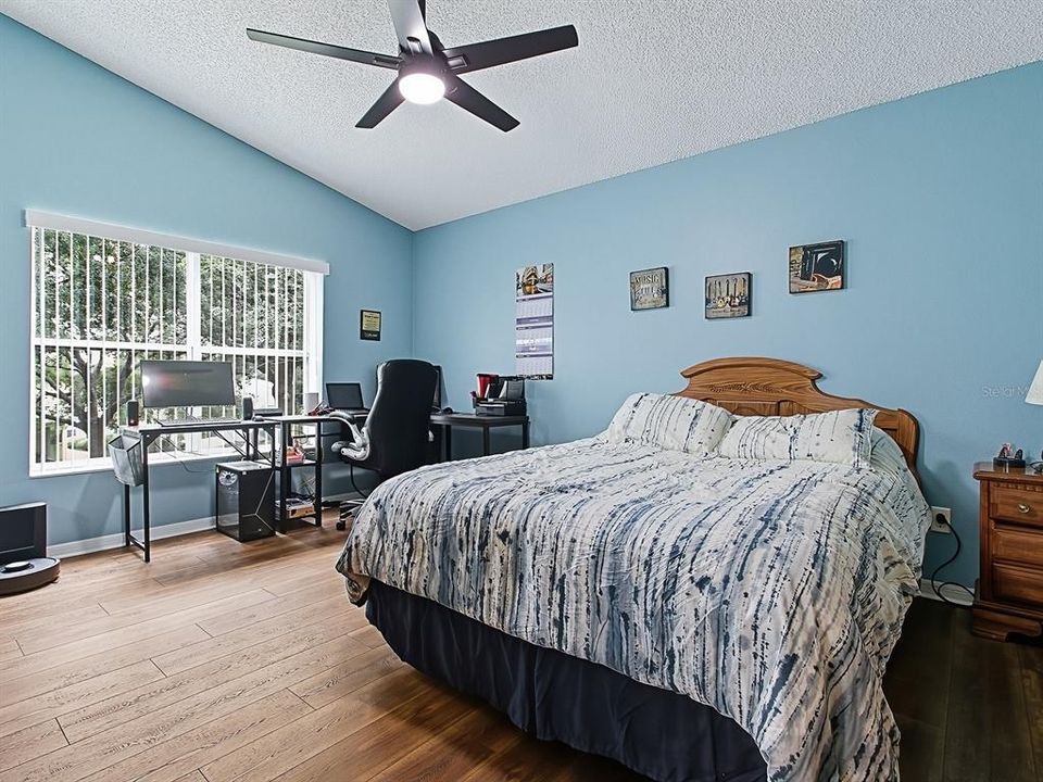 For Sale: $349,900 (3 beds, 2 baths, 2133 Square Feet)