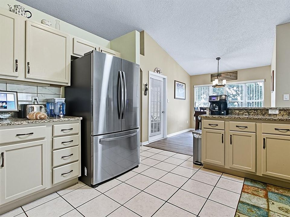 For Sale: $349,900 (3 beds, 2 baths, 2133 Square Feet)