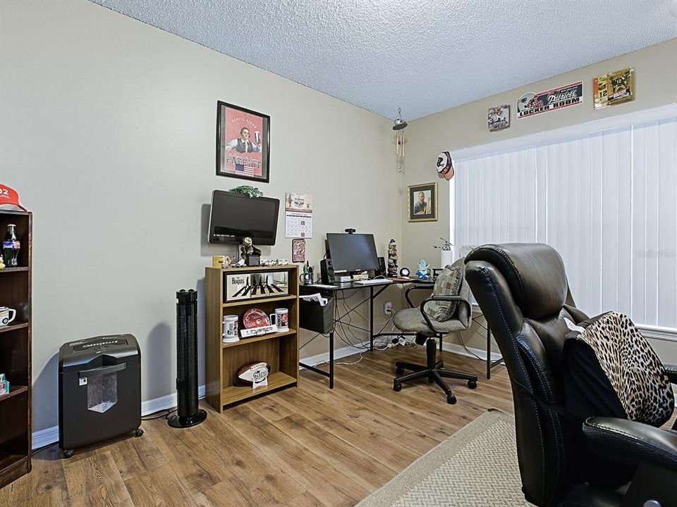 For Sale: $349,900 (3 beds, 2 baths, 2133 Square Feet)