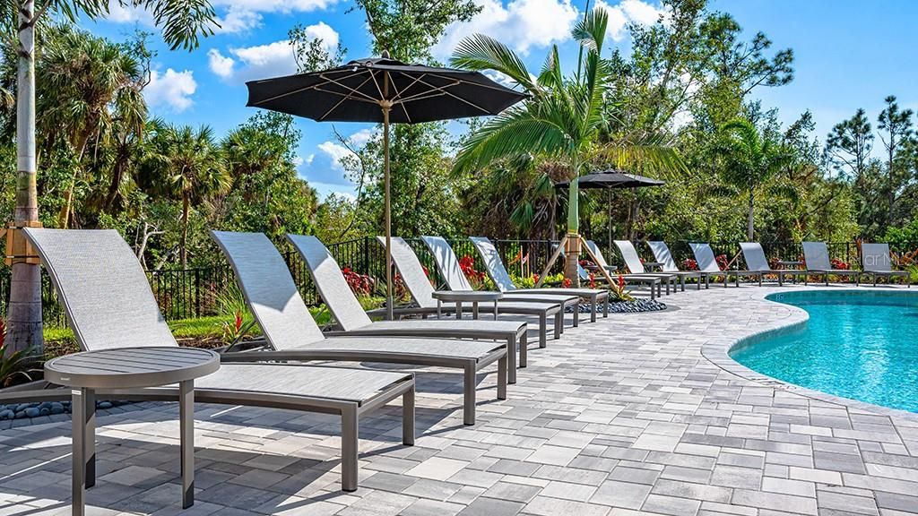 Active With Contract: $688,174 (4 beds, 3 baths, 2394 Square Feet)