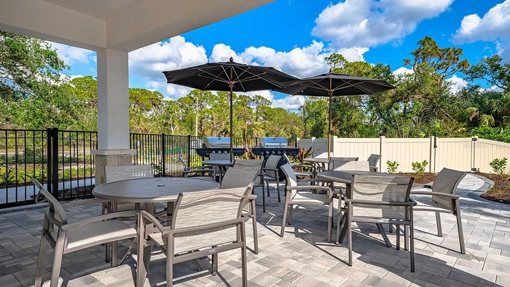 Active With Contract: $688,174 (4 beds, 3 baths, 2394 Square Feet)