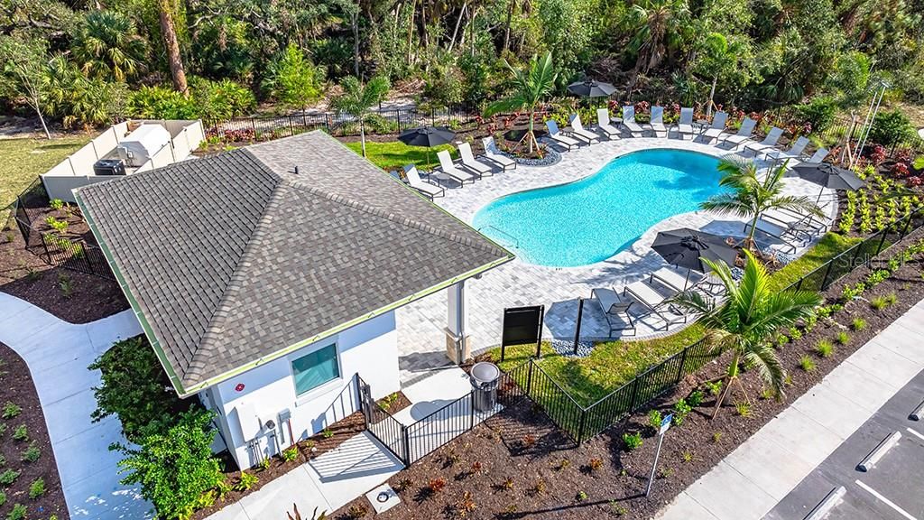 Active With Contract: $688,174 (4 beds, 3 baths, 2394 Square Feet)