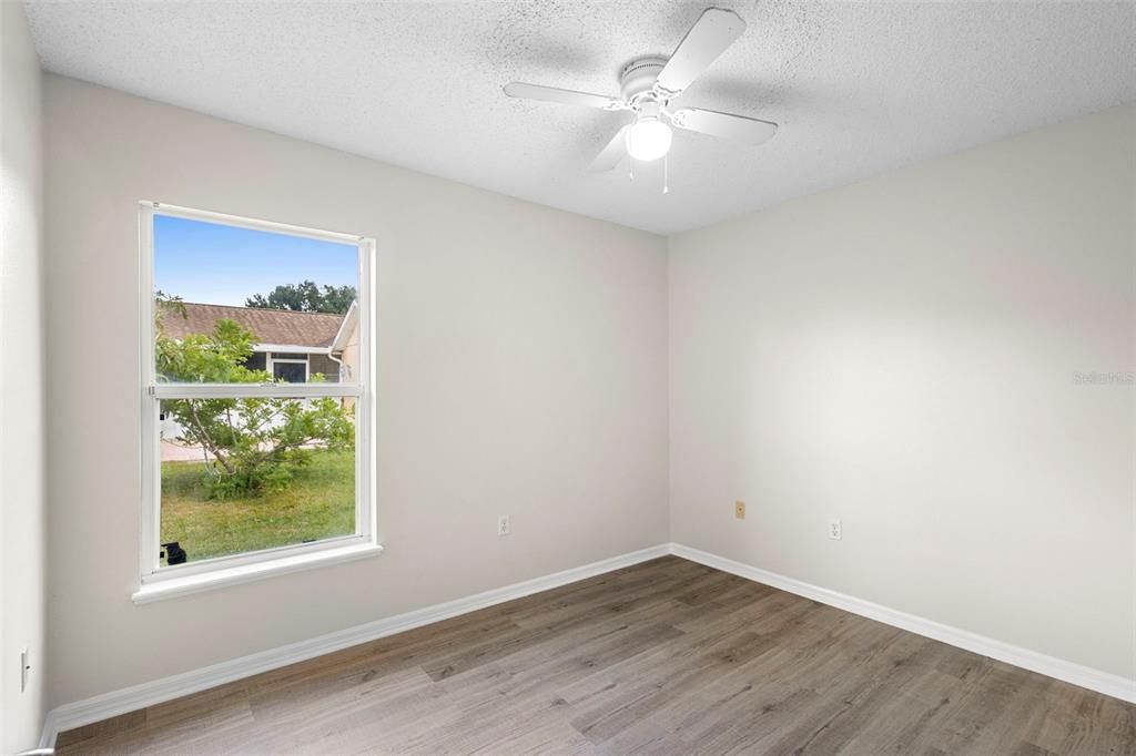 合同活跃: $345,000 (4 贝兹, 2 浴室, 1798 平方英尺)