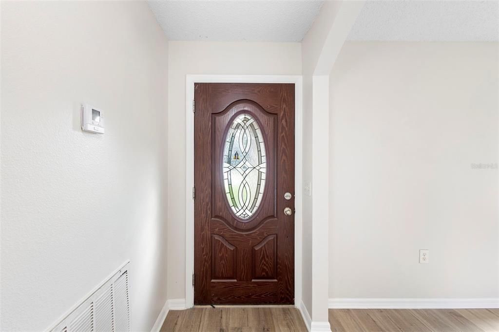 合同活跃: $345,000 (4 贝兹, 2 浴室, 1798 平方英尺)