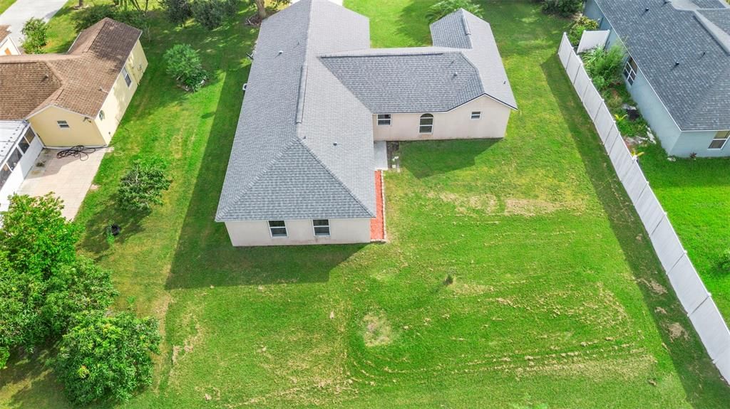 合同活跃: $345,000 (4 贝兹, 2 浴室, 1798 平方英尺)