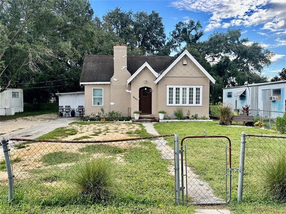 Под контрактом: $149,000 (3 спален, 1 ванн, 1339 Квадратных фут)