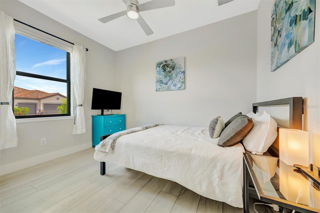 Active With Contract: $879,000 (4 beds, 3 baths, 2406 Square Feet)