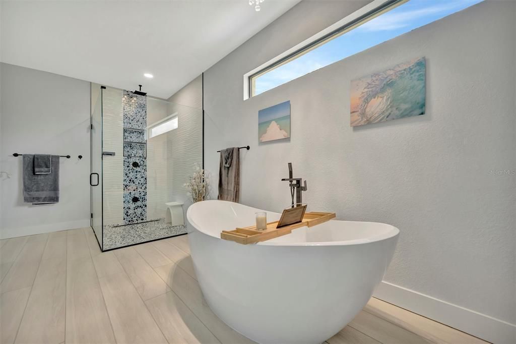 Active With Contract: $879,000 (4 beds, 3 baths, 2406 Square Feet)