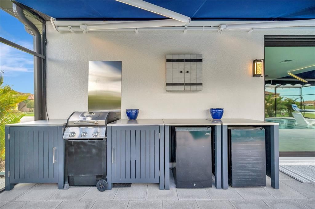 Active With Contract: $879,000 (4 beds, 3 baths, 2406 Square Feet)