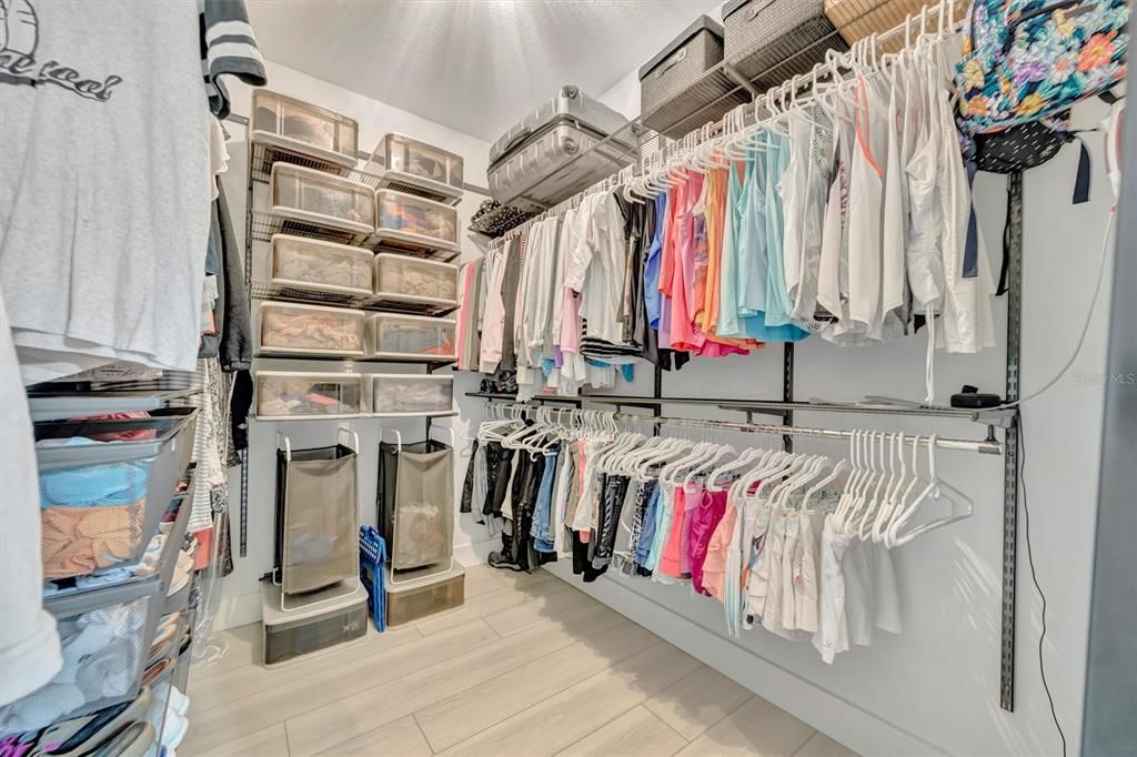 Active With Contract: $879,000 (4 beds, 3 baths, 2406 Square Feet)