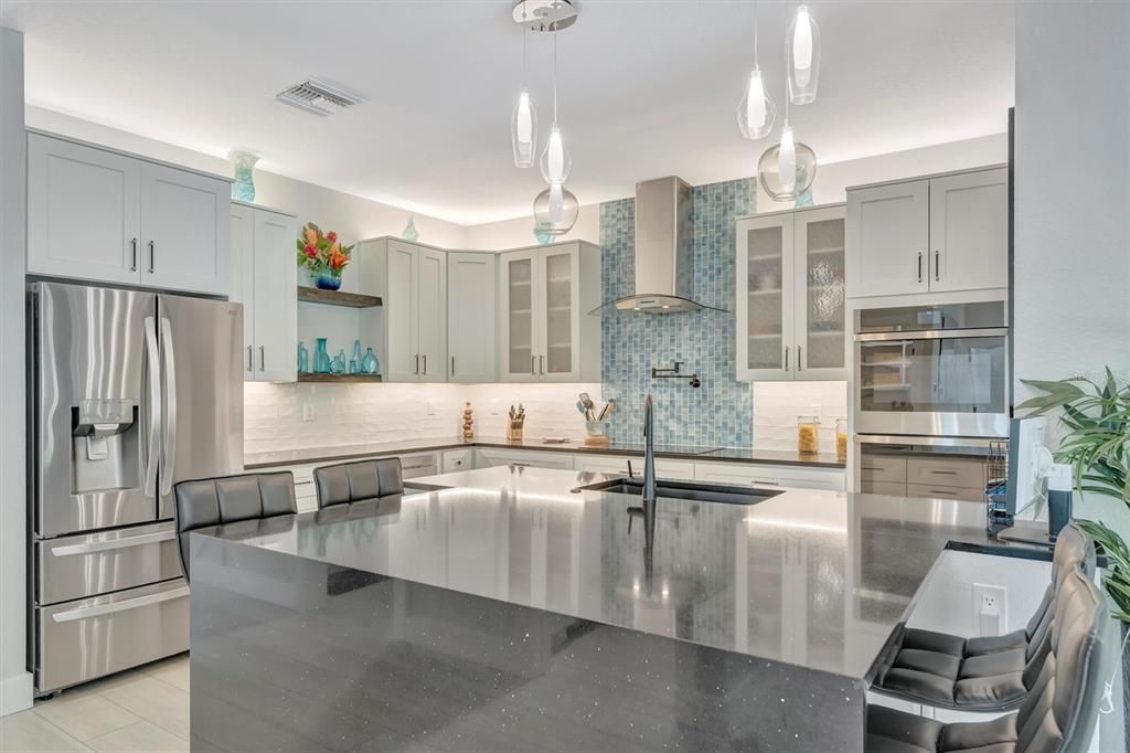 Active With Contract: $879,000 (4 beds, 3 baths, 2406 Square Feet)