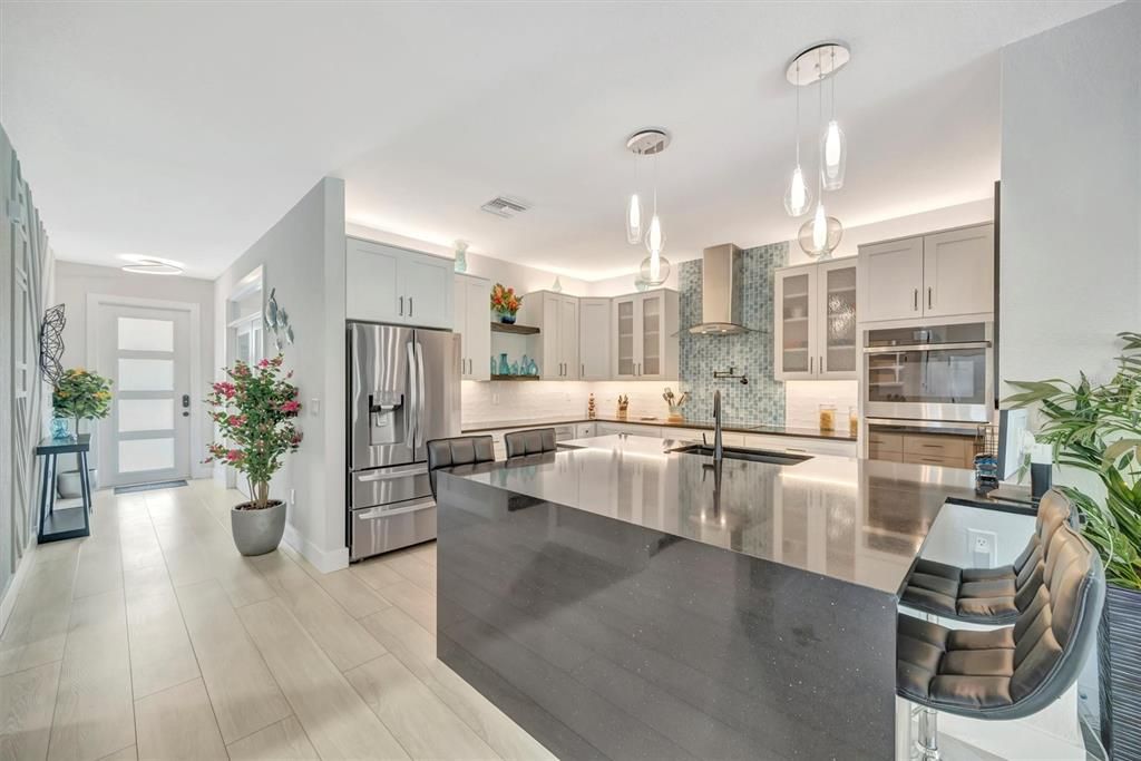 Active With Contract: $879,000 (4 beds, 3 baths, 2406 Square Feet)