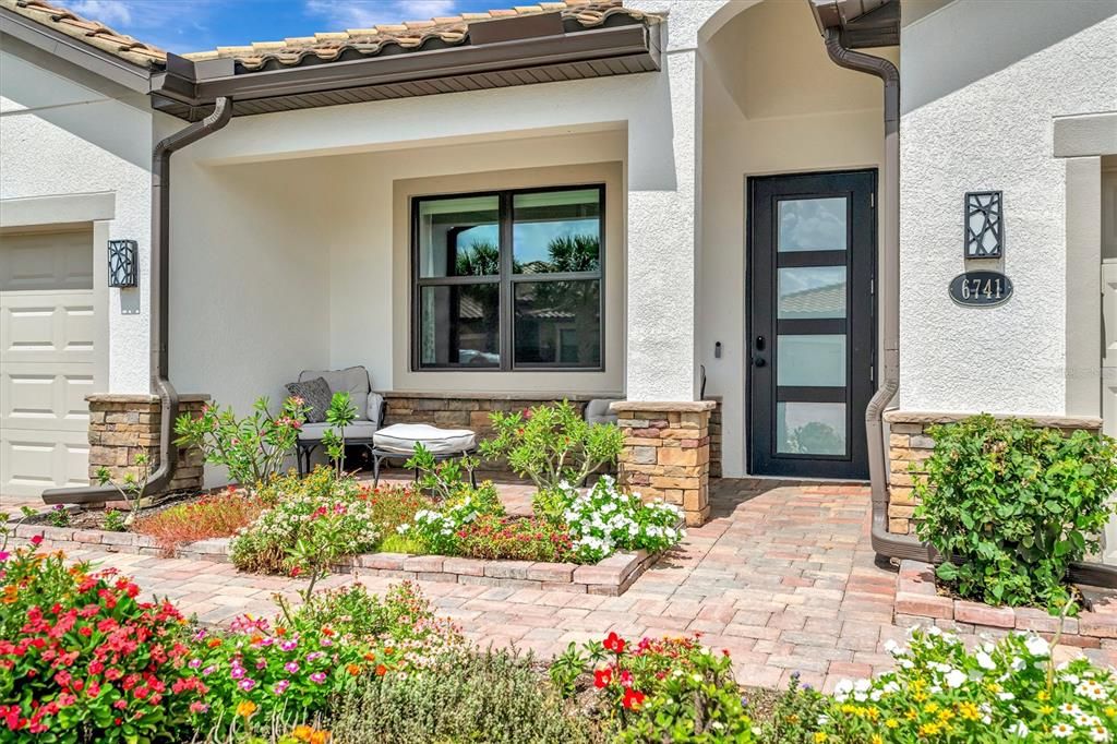 Active With Contract: $879,000 (4 beds, 3 baths, 2406 Square Feet)