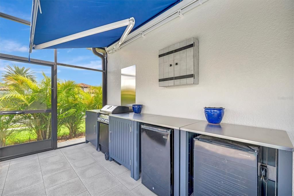 Active With Contract: $879,000 (4 beds, 3 baths, 2406 Square Feet)