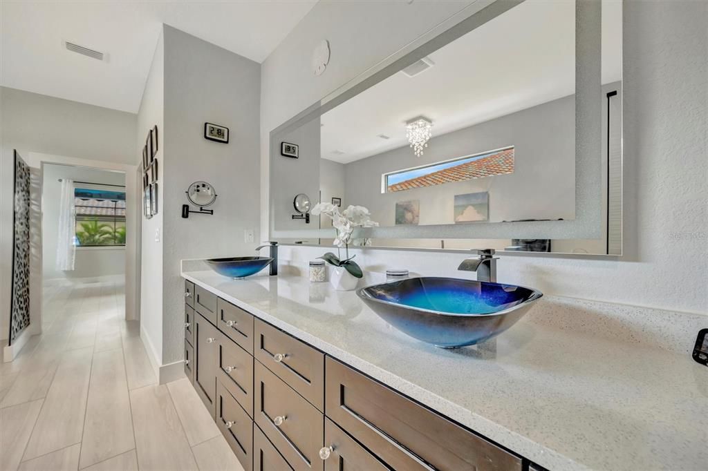 Active With Contract: $879,000 (4 beds, 3 baths, 2406 Square Feet)