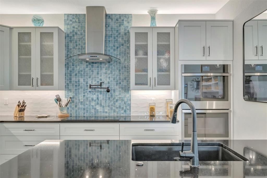 Active With Contract: $879,000 (4 beds, 3 baths, 2406 Square Feet)