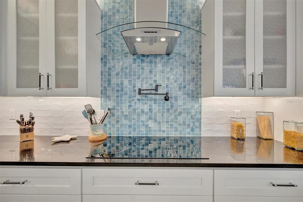 Active With Contract: $879,000 (4 beds, 3 baths, 2406 Square Feet)