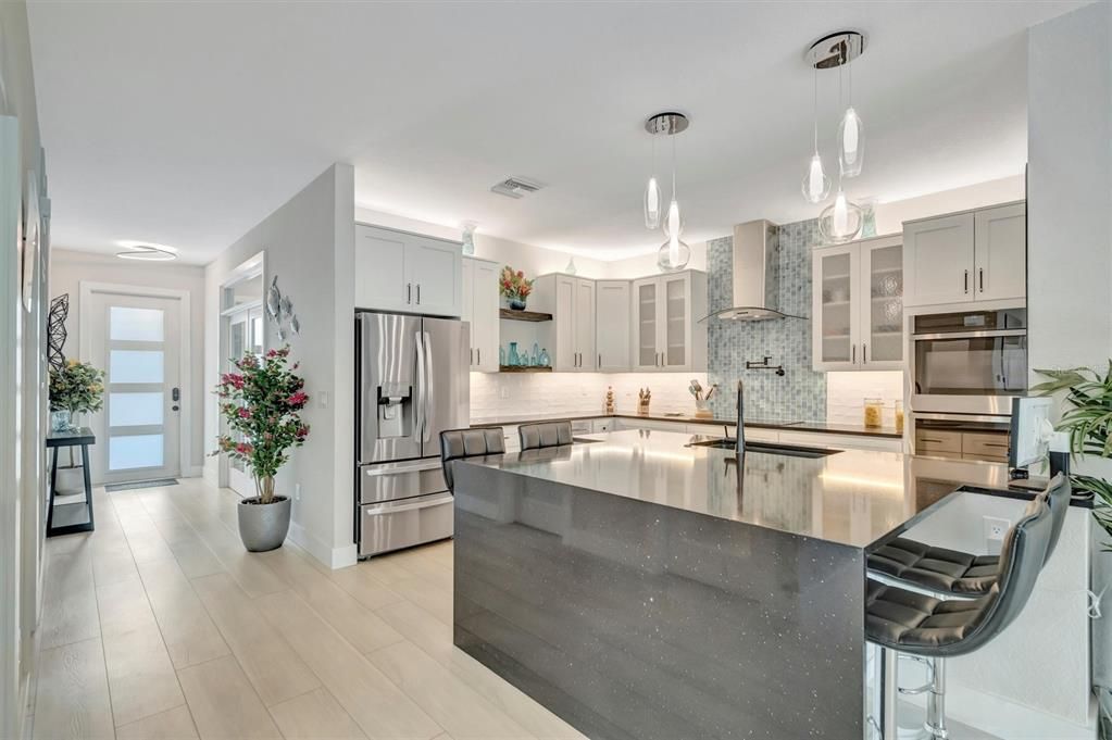 Active With Contract: $879,000 (4 beds, 3 baths, 2406 Square Feet)