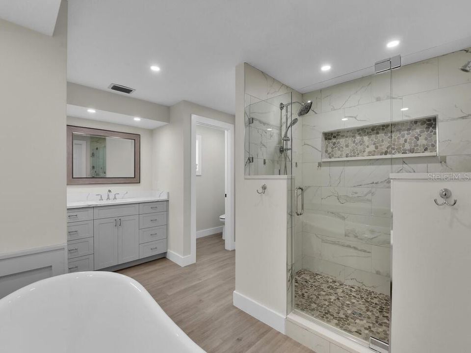 待售: $999,000 (3 贝兹, 2 浴室, 2601 平方英尺)