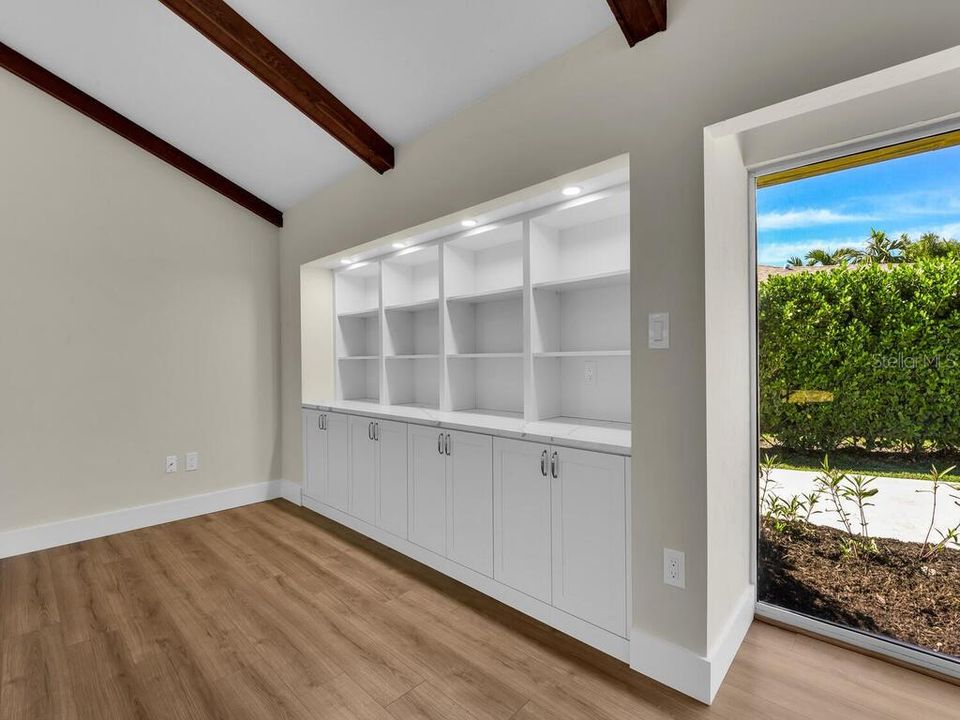 待售: $999,000 (3 贝兹, 2 浴室, 2601 平方英尺)