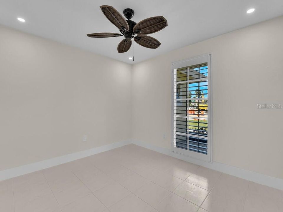 待售: $999,000 (3 贝兹, 2 浴室, 2601 平方英尺)