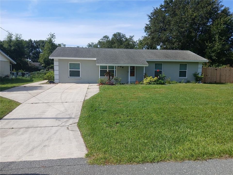 В аренду: $2,000 (4 спален, 1 ванн, 1300 Квадратных фут)