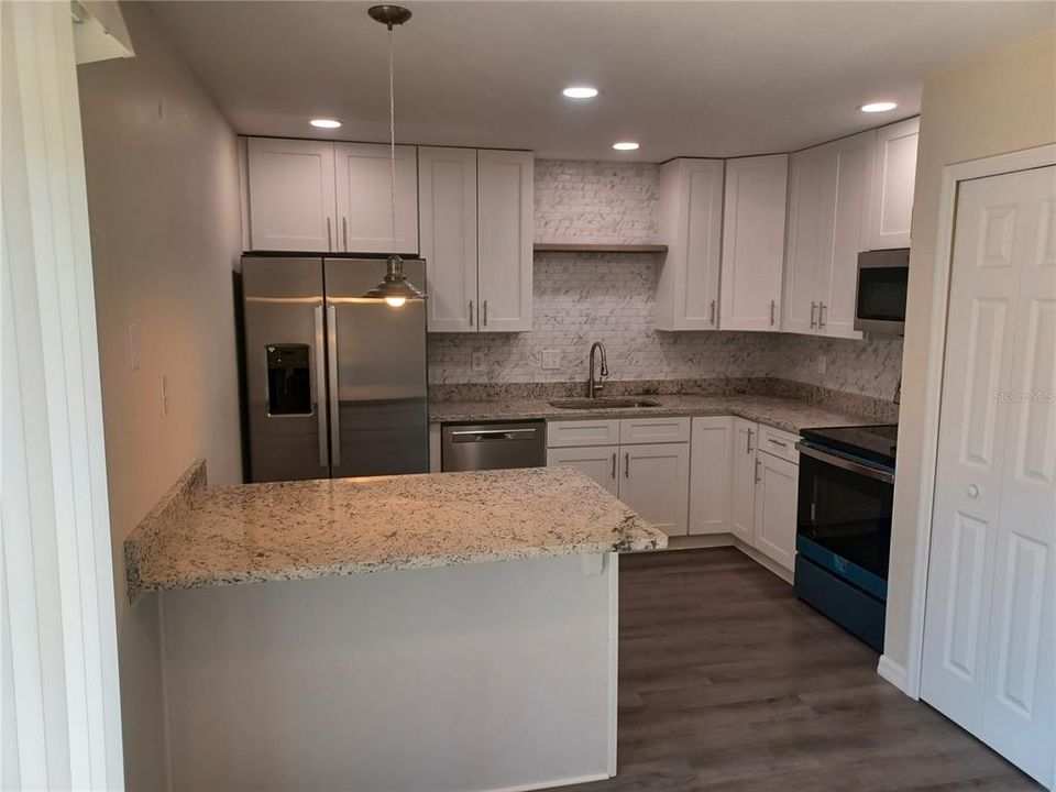 В аренду: $2,000 (4 спален, 1 ванн, 1300 Квадратных фут)