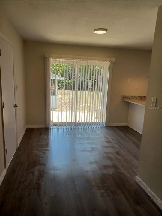 В аренду: $2,000 (4 спален, 1 ванн, 1300 Квадратных фут)