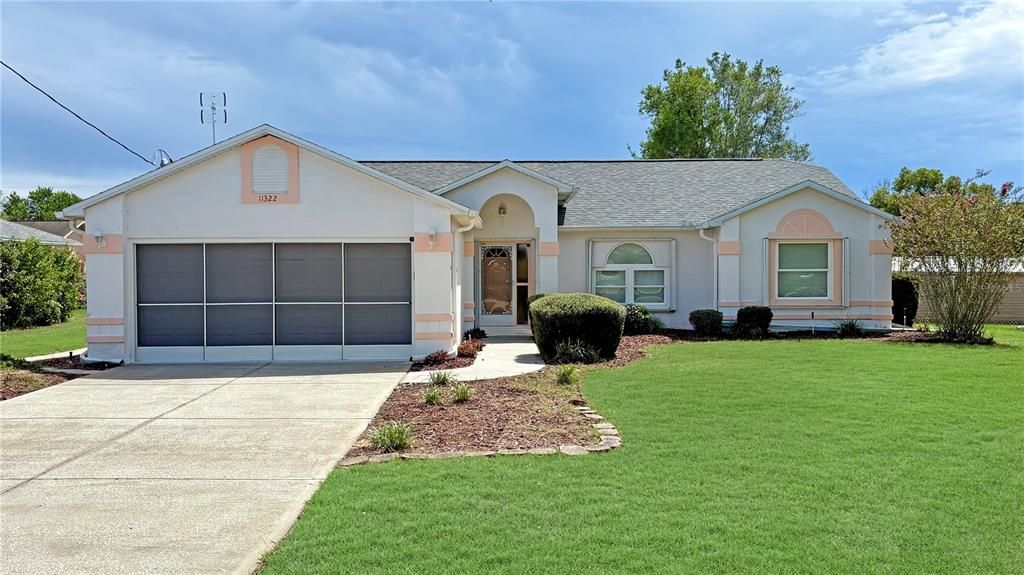 Recently Sold: $305,000 (3 beds, 2 baths, 1453 Square Feet)