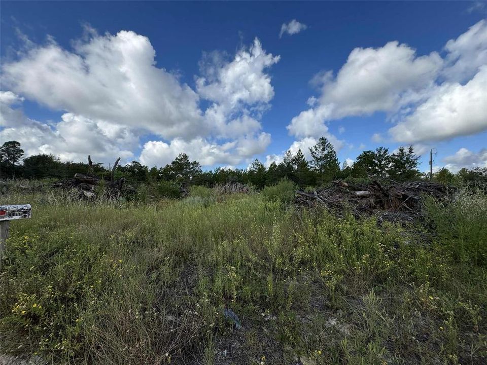 待售: $36,000 (0.93 acres)