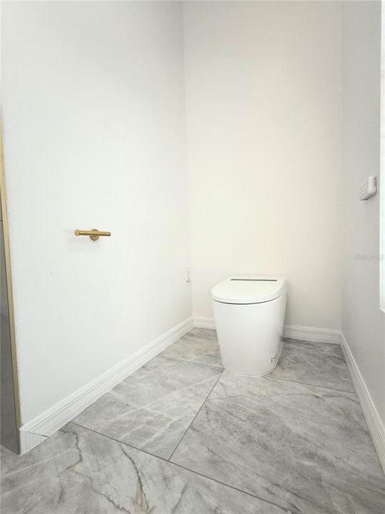 En Venta: $590,000 (3 camas, 2 baños, 1961 Pies cuadrados)