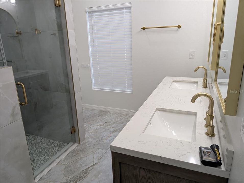 En Venta: $590,000 (3 camas, 2 baños, 1961 Pies cuadrados)