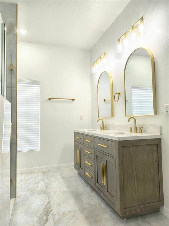 En Venta: $590,000 (3 camas, 2 baños, 1961 Pies cuadrados)