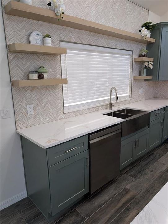 En Venta: $590,000 (3 camas, 2 baños, 1961 Pies cuadrados)