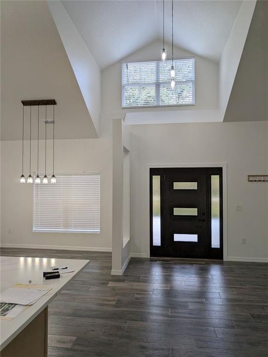 En Venta: $590,000 (3 camas, 2 baños, 1961 Pies cuadrados)