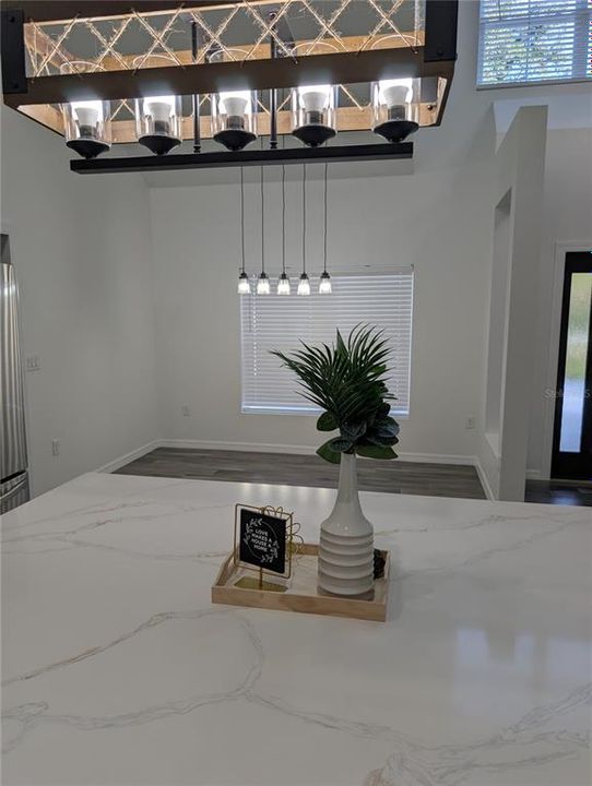 En Venta: $590,000 (3 camas, 2 baños, 1961 Pies cuadrados)