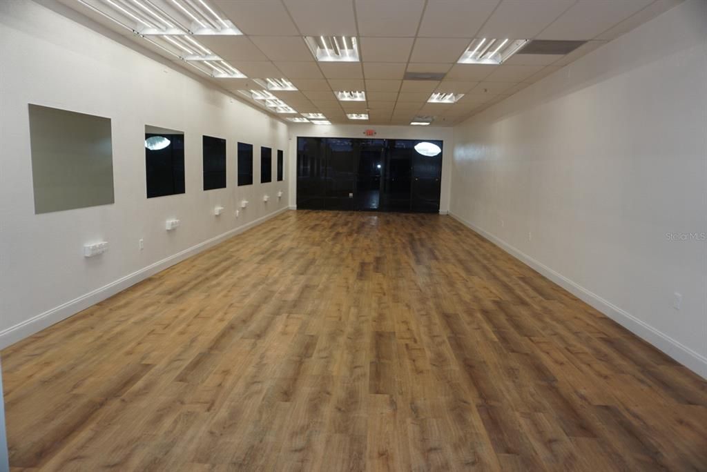 Под контрактом: $210,000 (0 спален, 0 ванн, 1044 Квадратных фут)